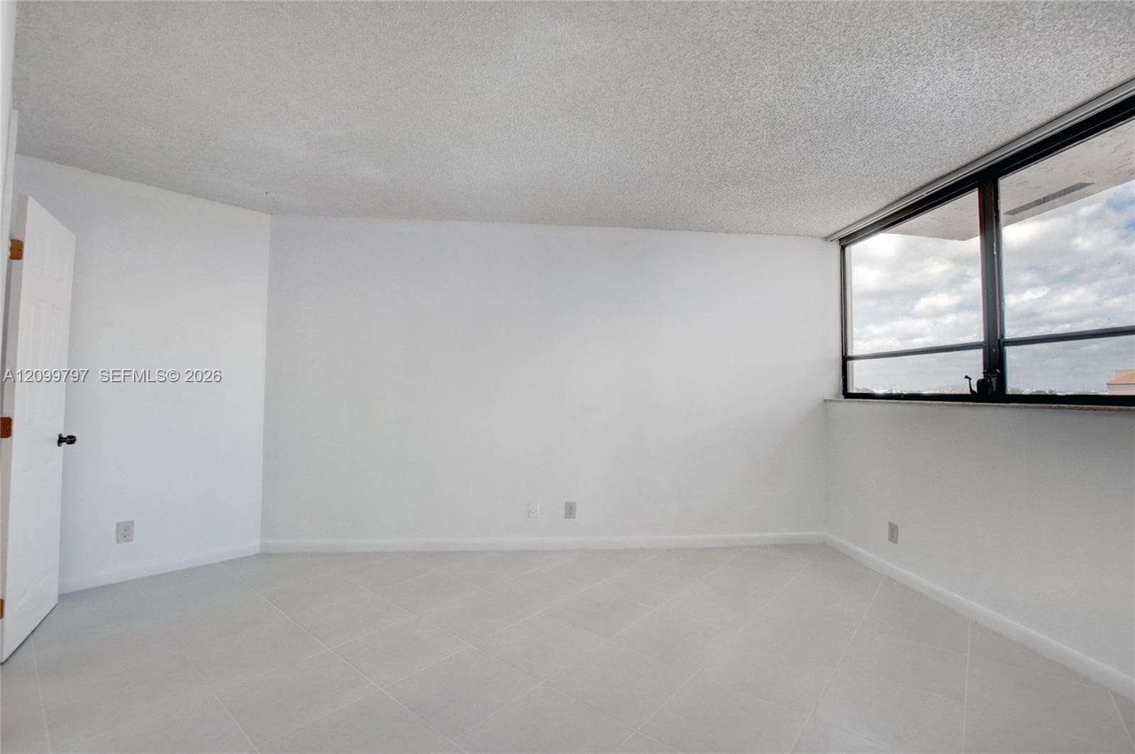 PRESIDENTIAL GOLFVIEW CON · #401 in West Palm Beach - Photo 21