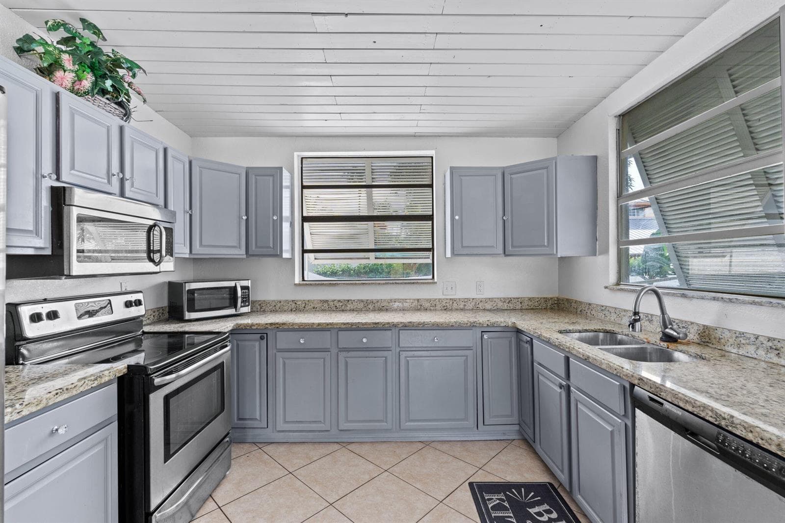 27-web-or-mls-A7409529