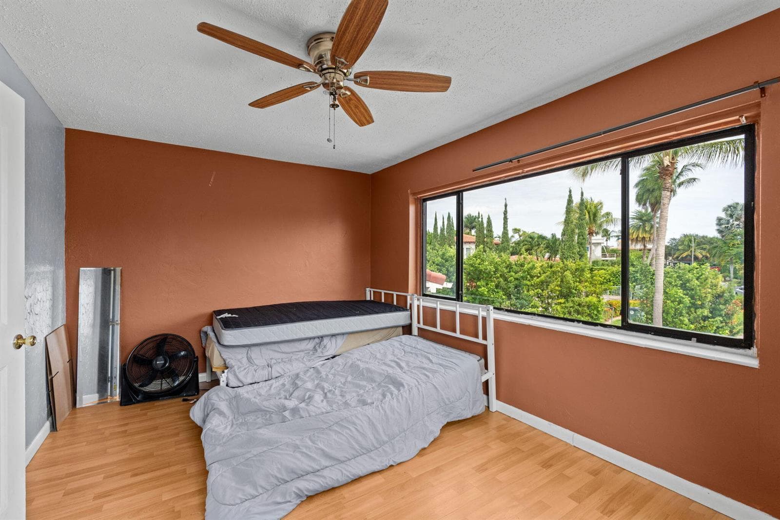 34-web-or-mls-A7409565