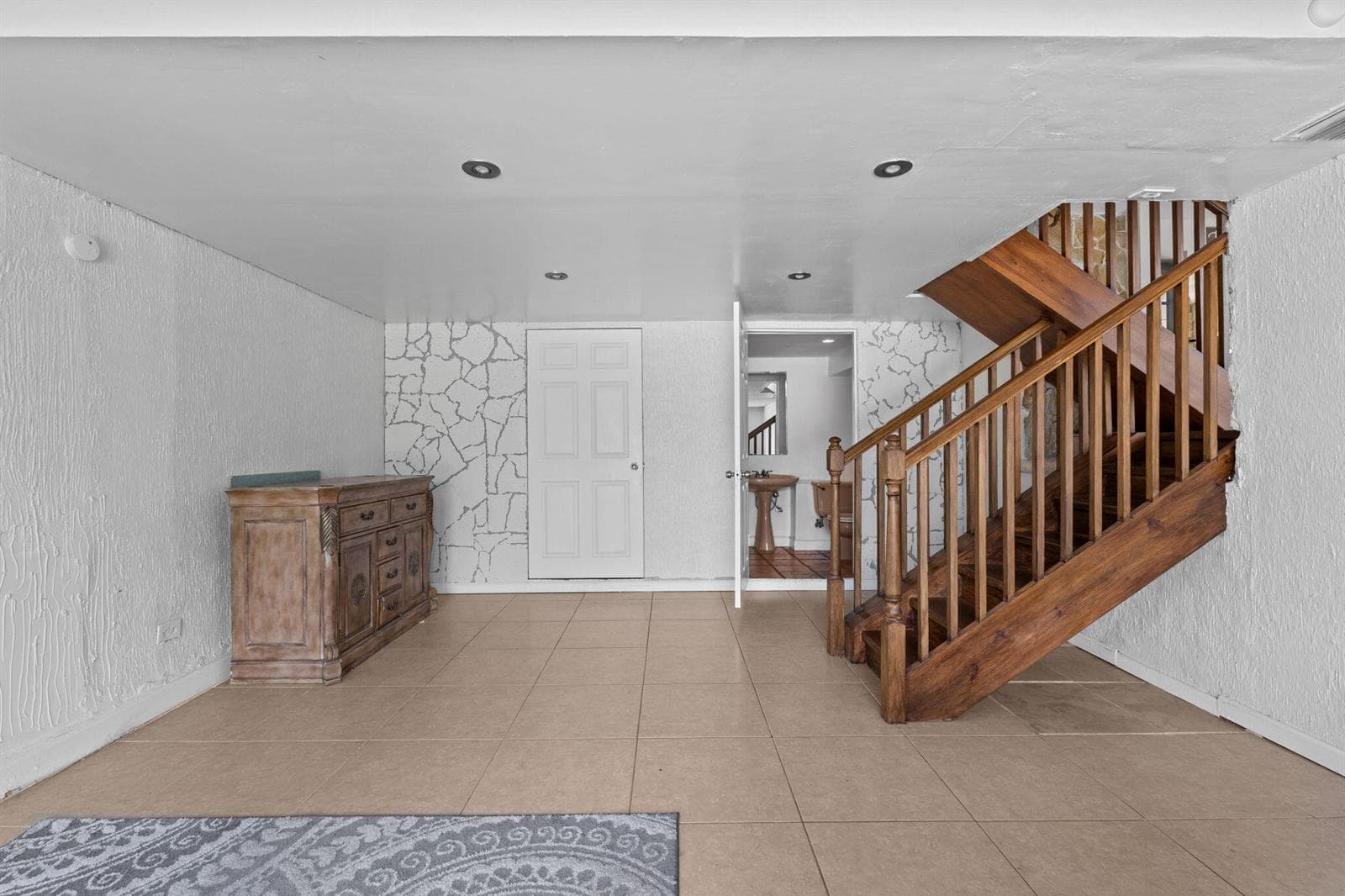 18-web-or-mls-A7409550
