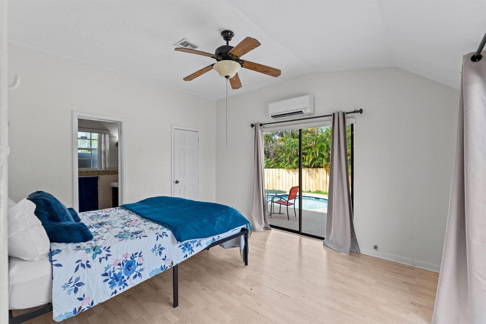 29-web-or-mls-A7409504