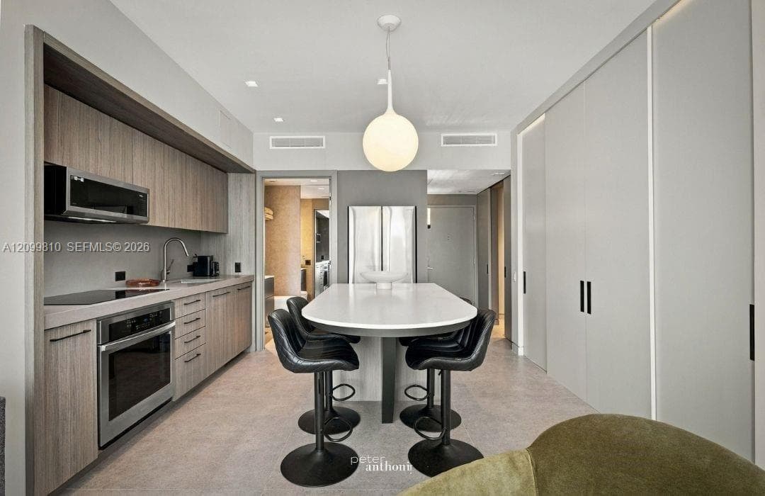 BAY PARK TOWERS CONDO · #1209 in Miami - Photo 6