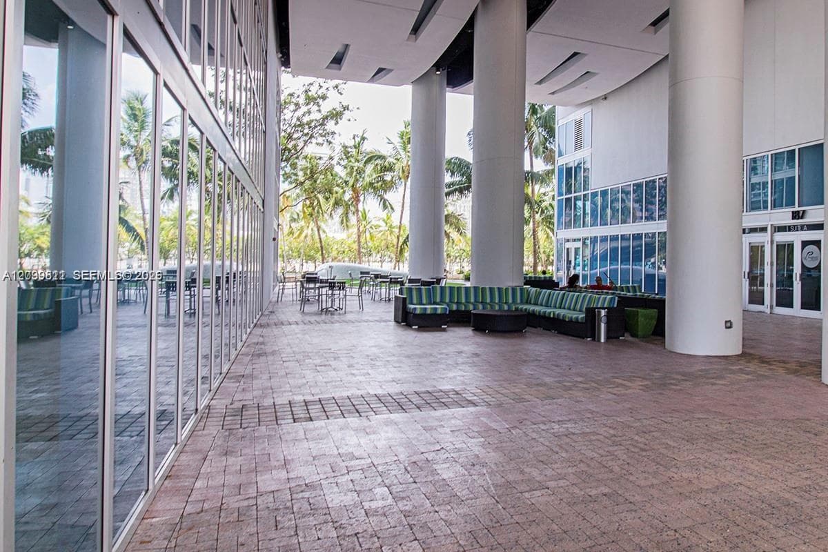 Latitude on the River · #1414 in Miami - Photo 8