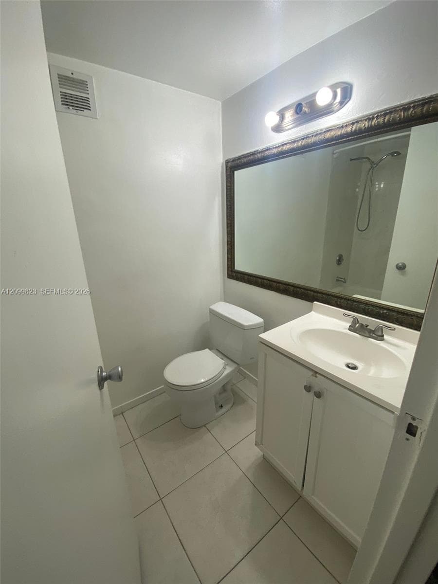 GOLDEN GATE APARTMENTS CO · #104 in Miami - Photo 9