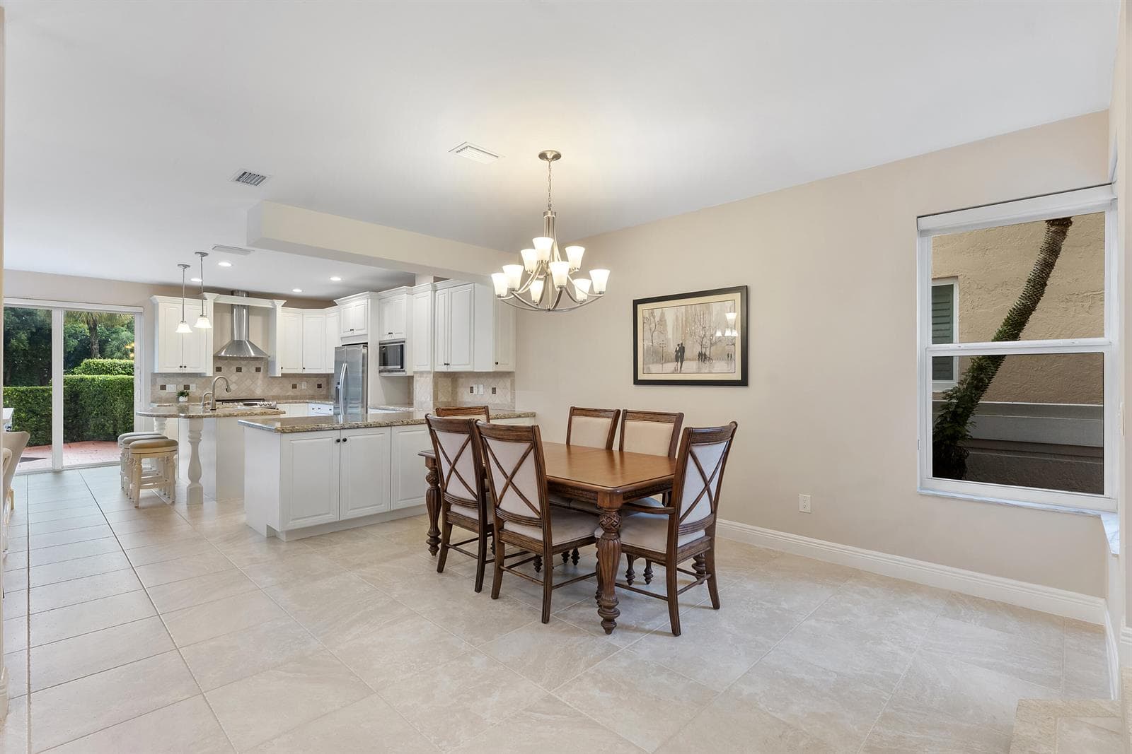 Dining to Kitchen