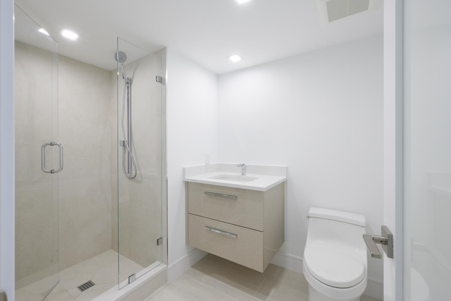 525 S Flagler Dr Apt 14C West-large-011-