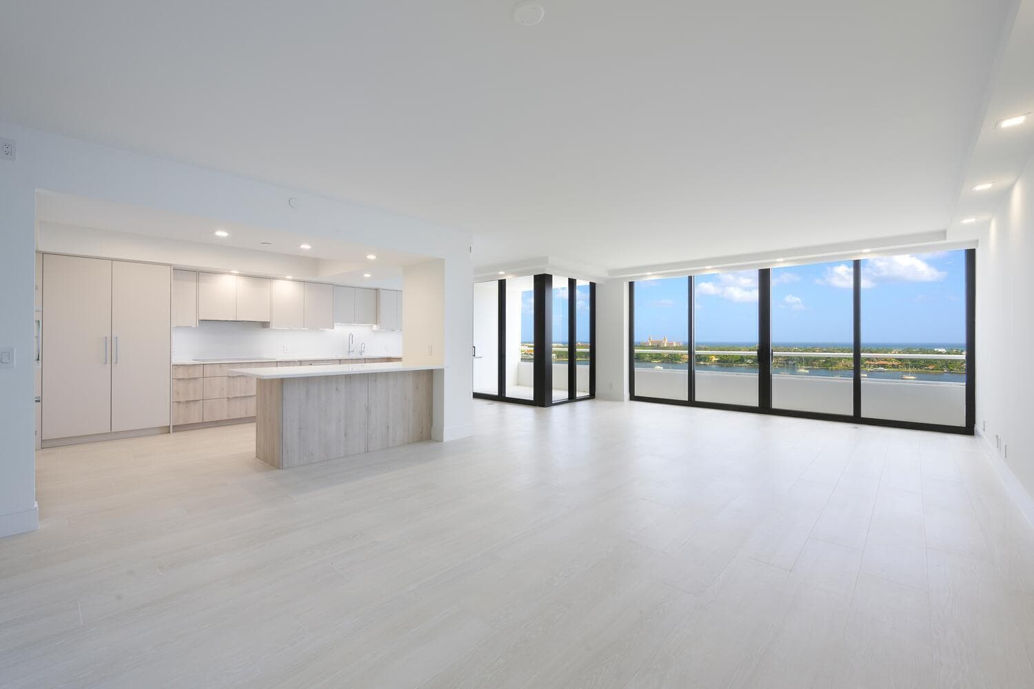 525 S Flagler Dr Apt 14C West-large-010-