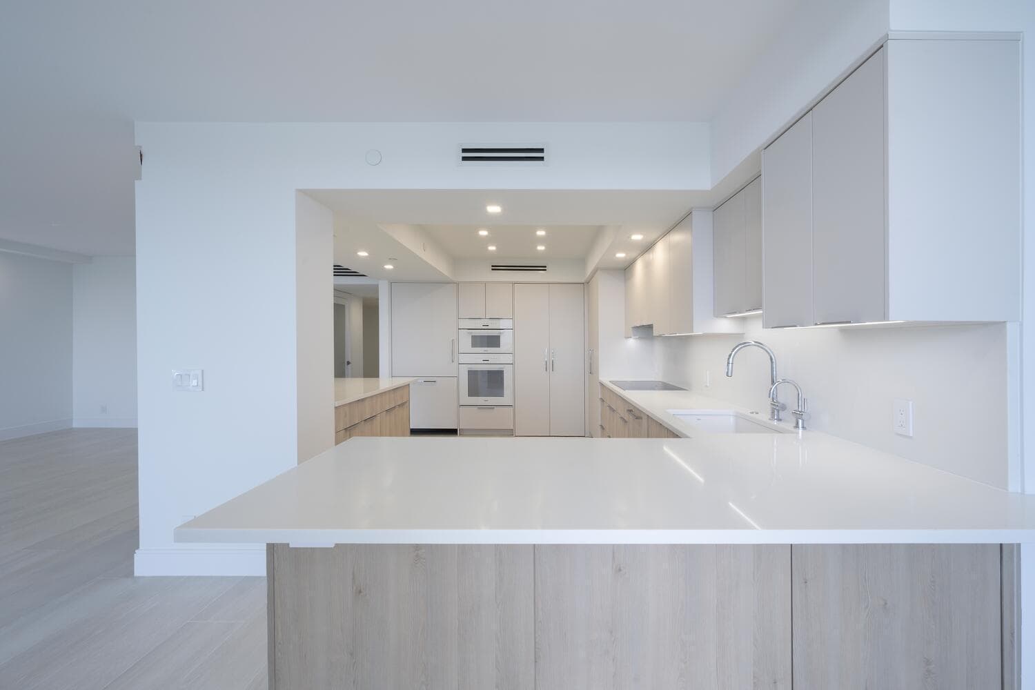 525 S Flagler Dr Apt 14C West-large-007-