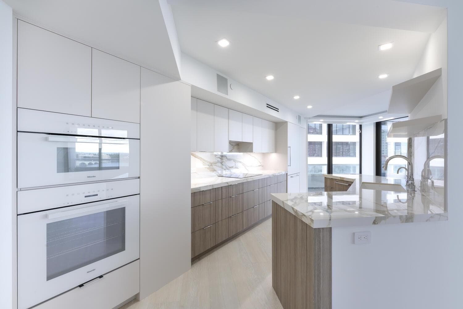 525 S Flagler Dr Unit 11a West-large-004