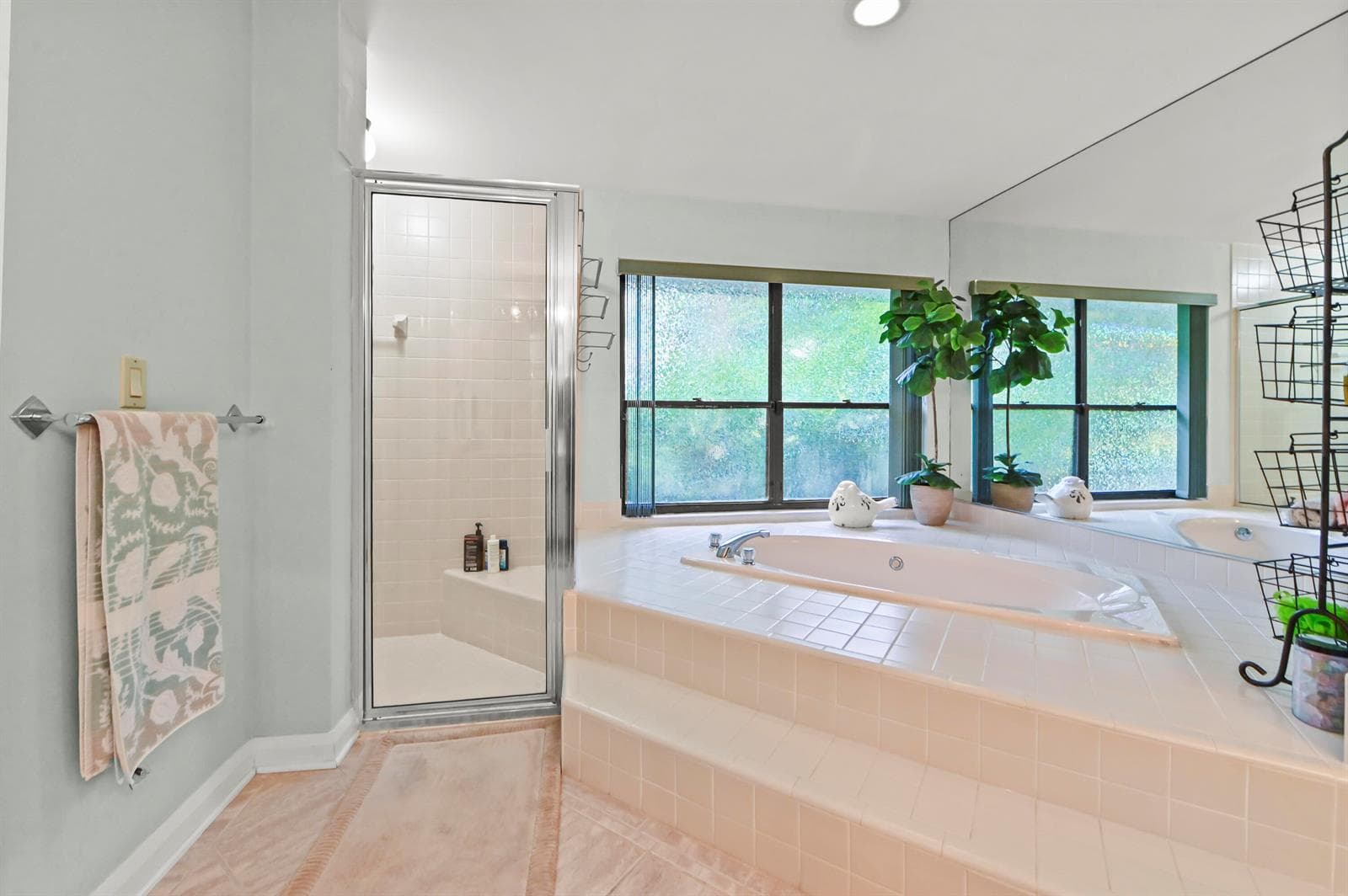 25 Bathroom 02