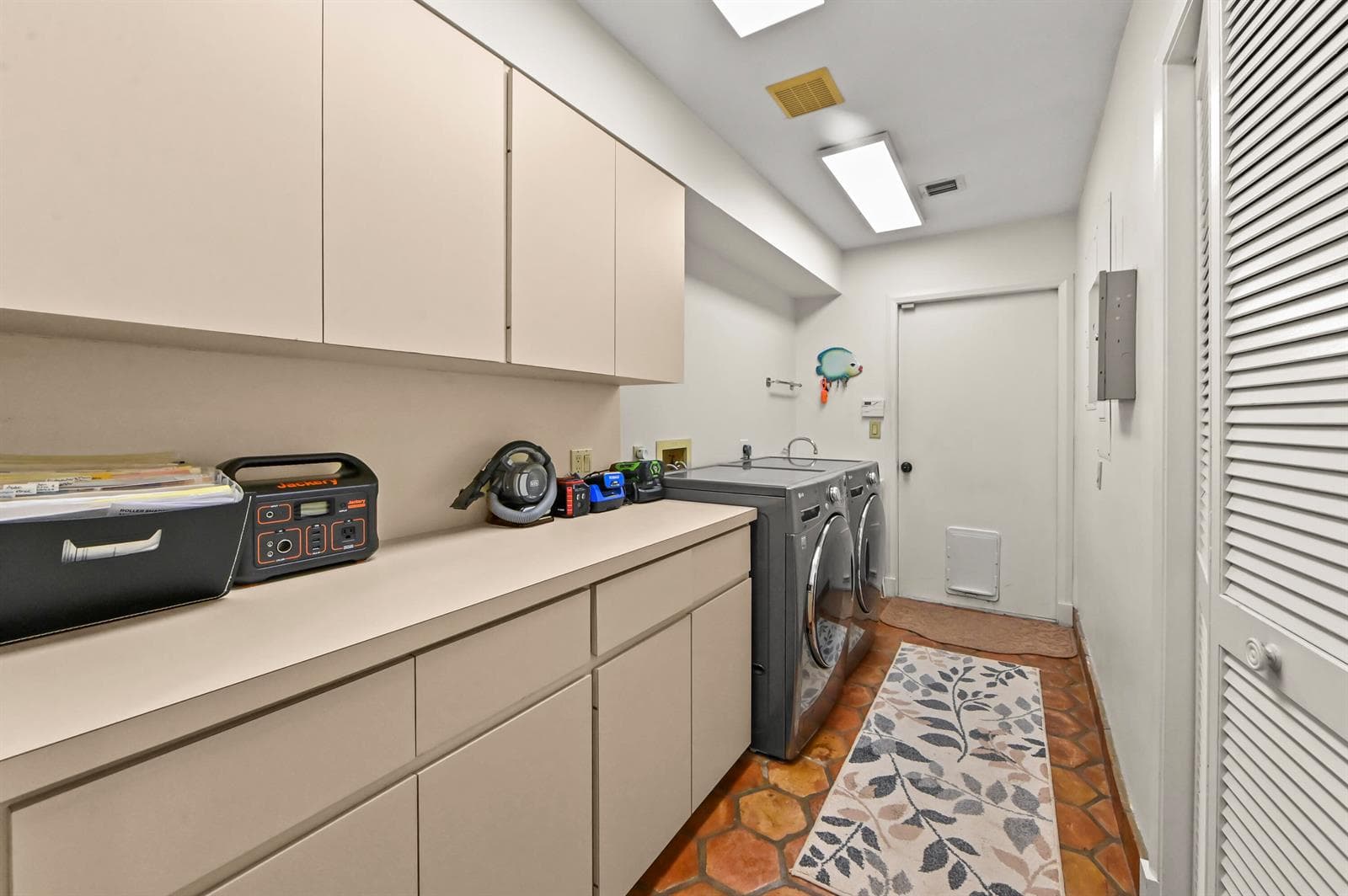 20 Laundry room 01