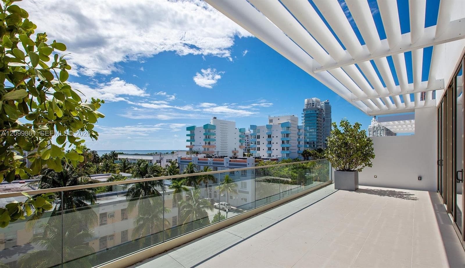Three Hundred Collins · #PH2 in Miami Beach - Photo 4