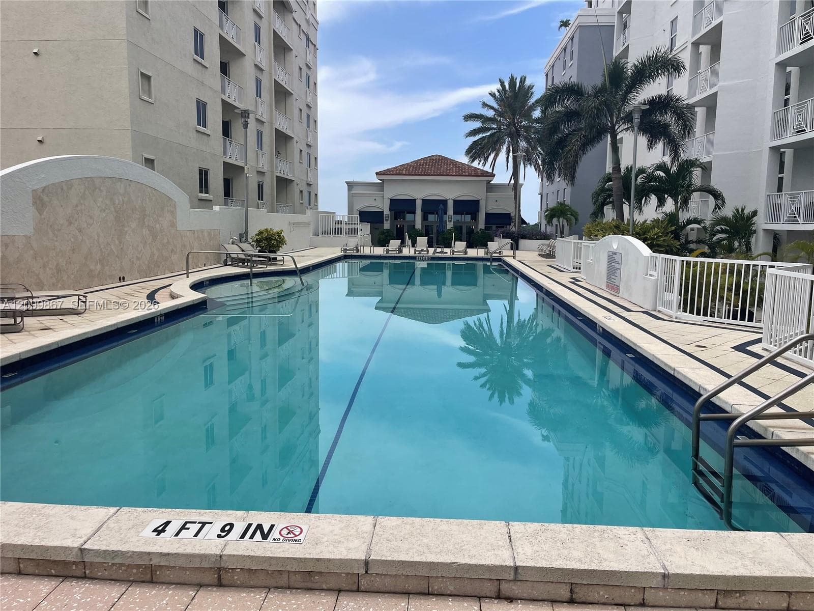 Strand Condo · #616 in West Palm Beach - Photo 17