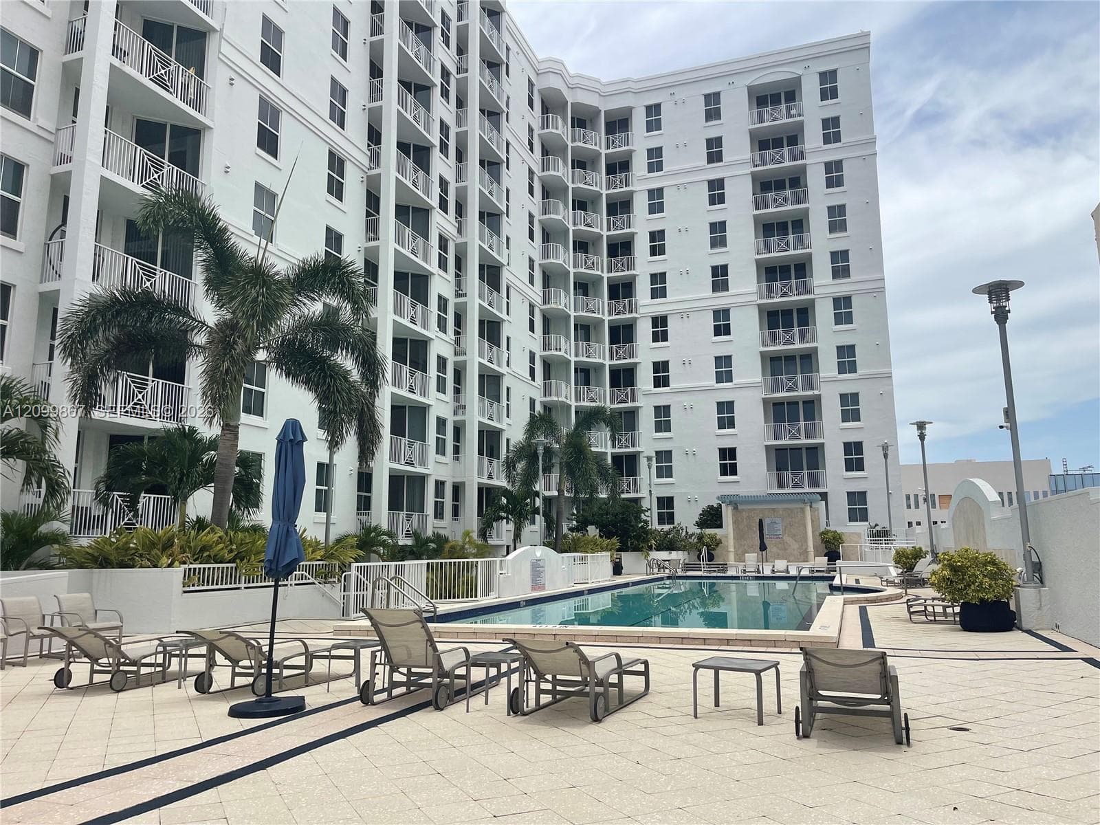 Strand Condo · #616 in West Palm Beach - Photo 19