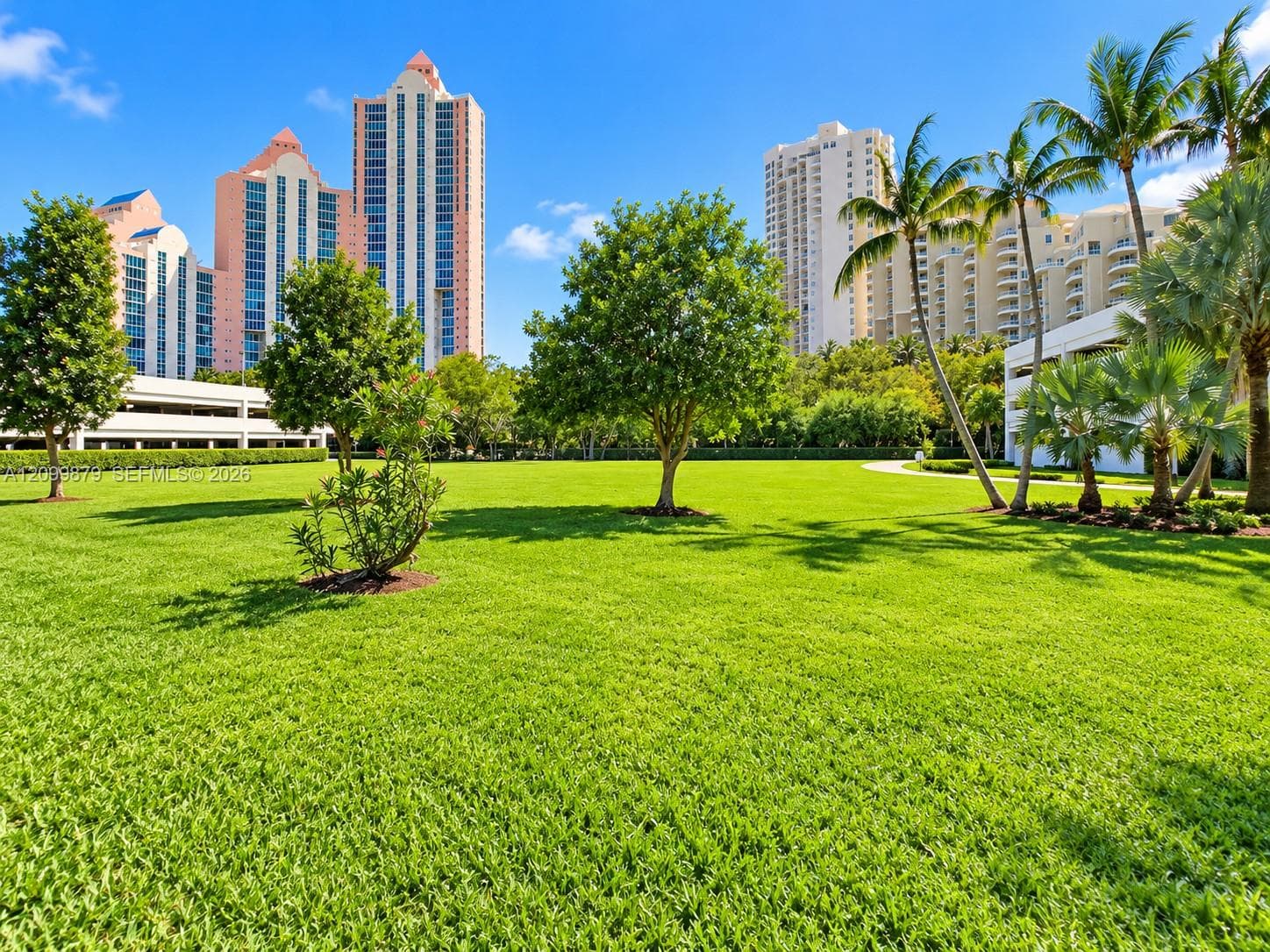 PARC CENTRAL AVENTURA SOU · #611 in Aventura - Photo 24