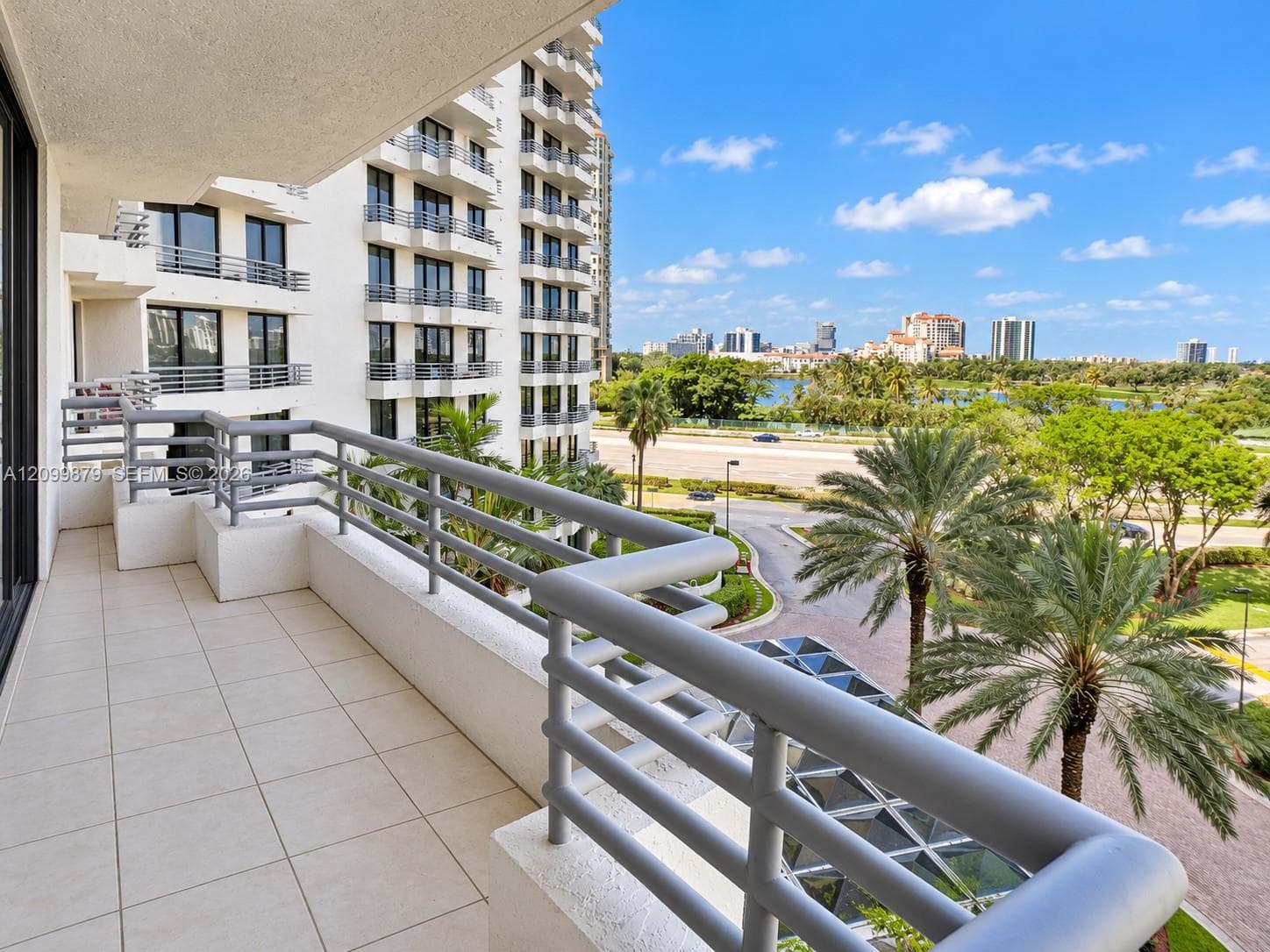 PARC CENTRAL AVENTURA SOU · #611 in Aventura - Photo 21
