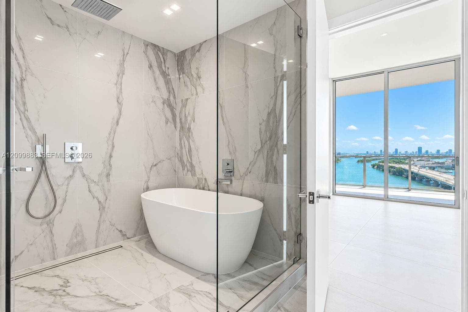 Casa Bella · #1804 in Miami - Photo 16