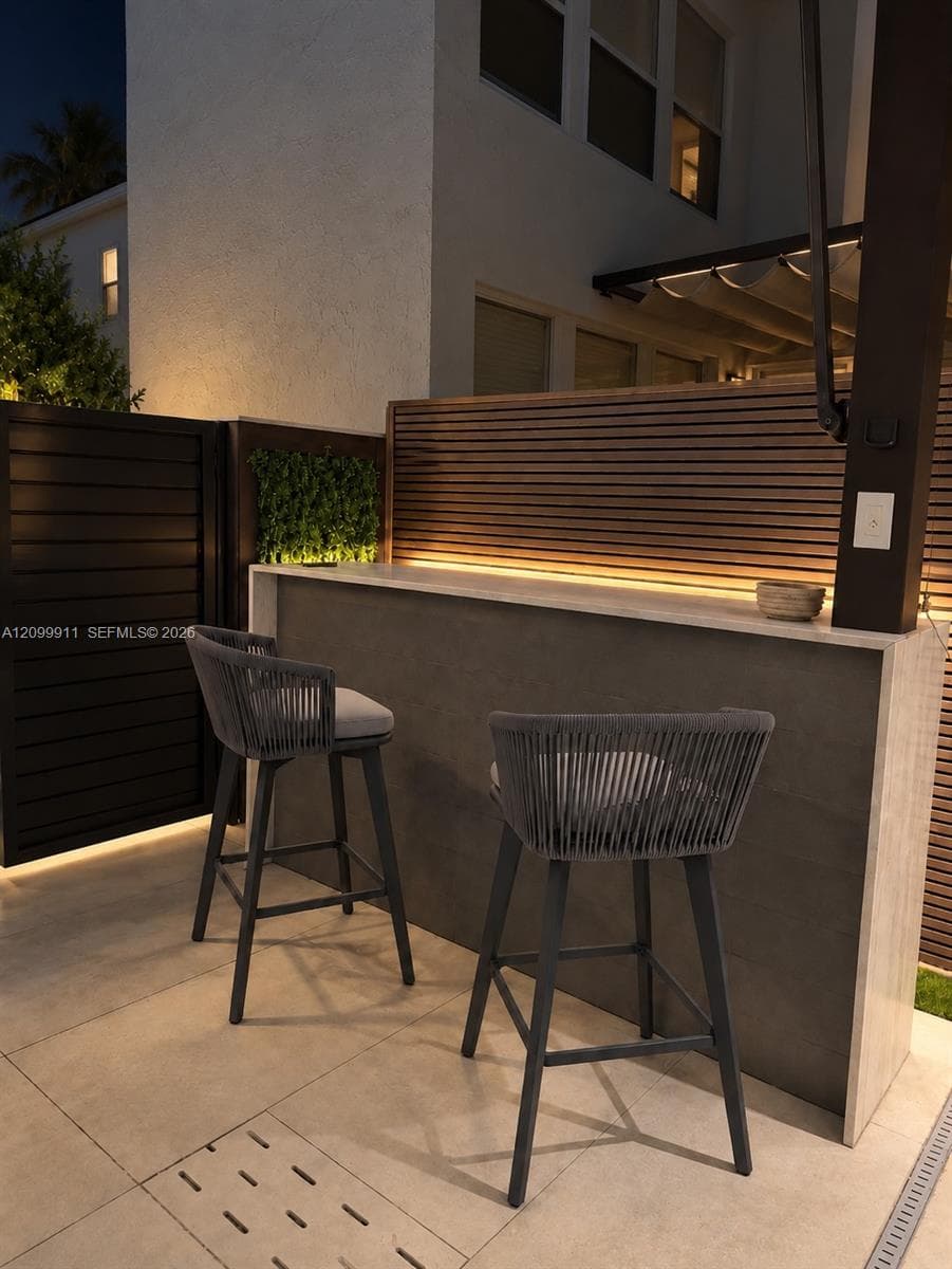 Outdoor Bar