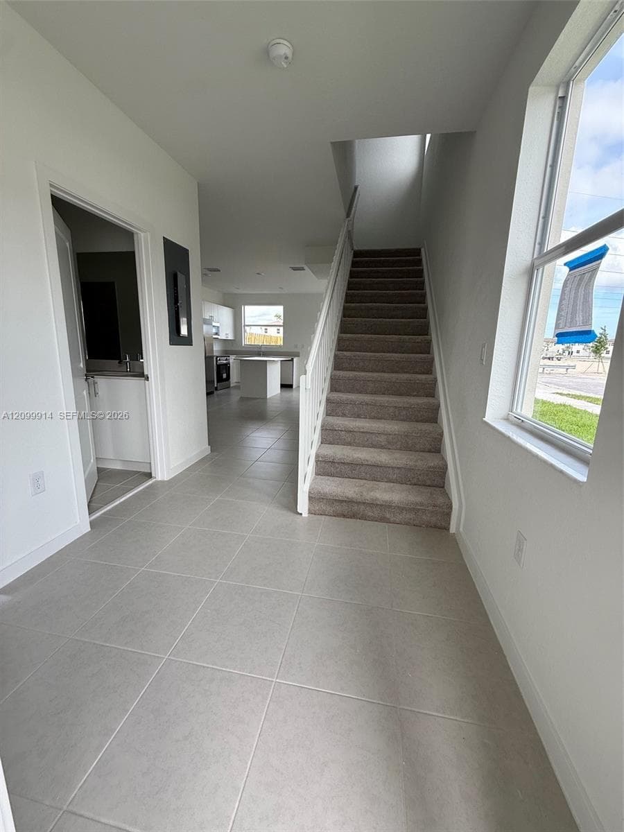 2597 SE 25th Dr photo 2