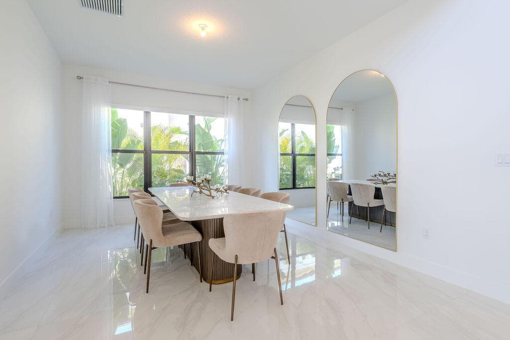 Grand Entry, Formal Dining, Family Room