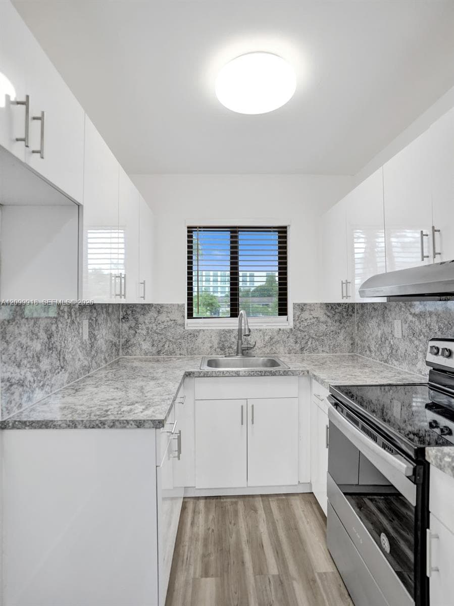 HALLANDALE PARK NO 2 · #203 in Hallandale Beach - Photo 12