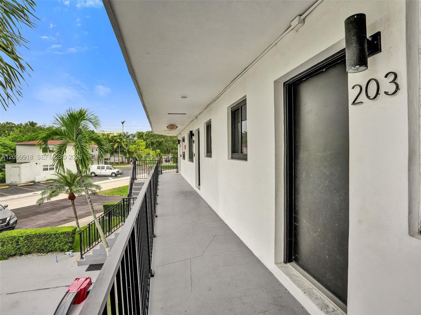 HALLANDALE PARK NO 2 · #203 in Hallandale Beach - Photo 4