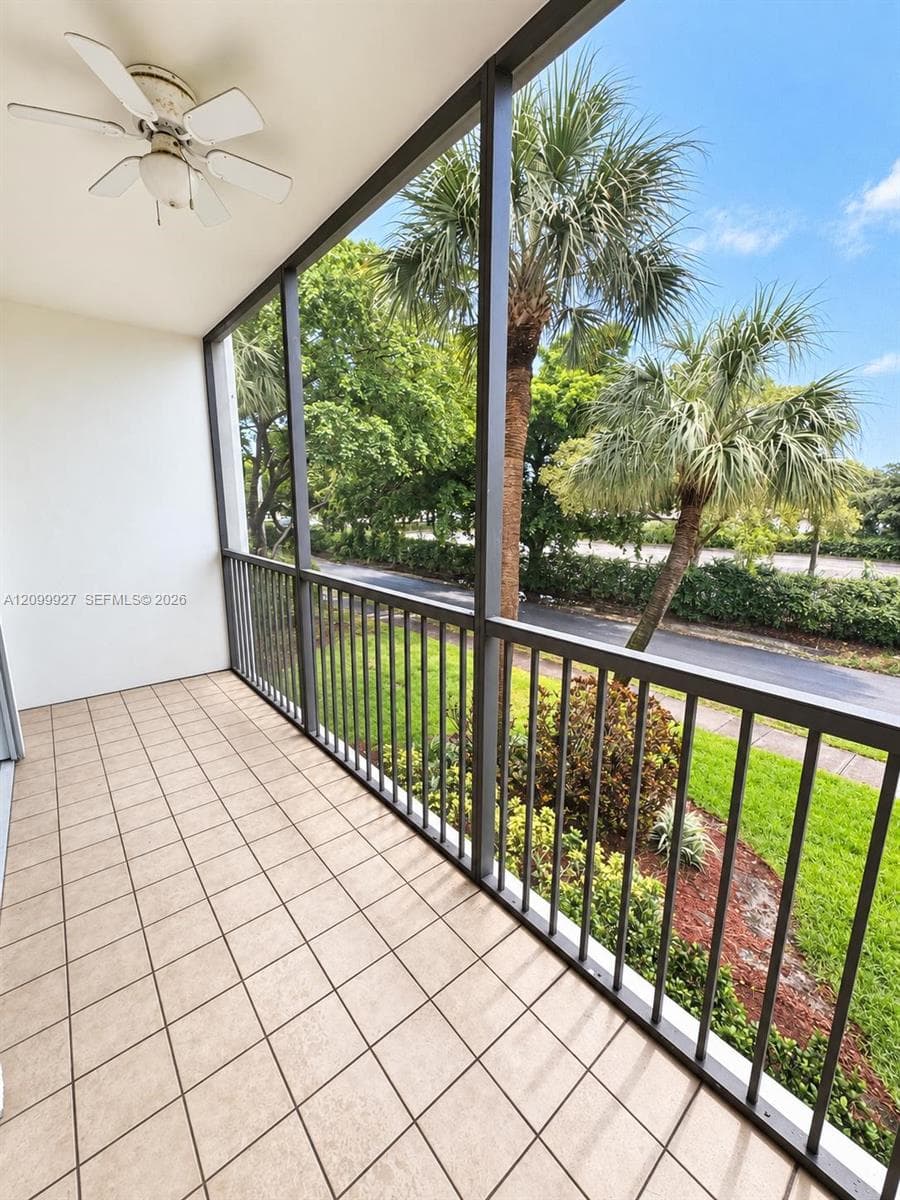 CASA BLANCA CONDO · #210 in Hallandale Beach - Photo 18