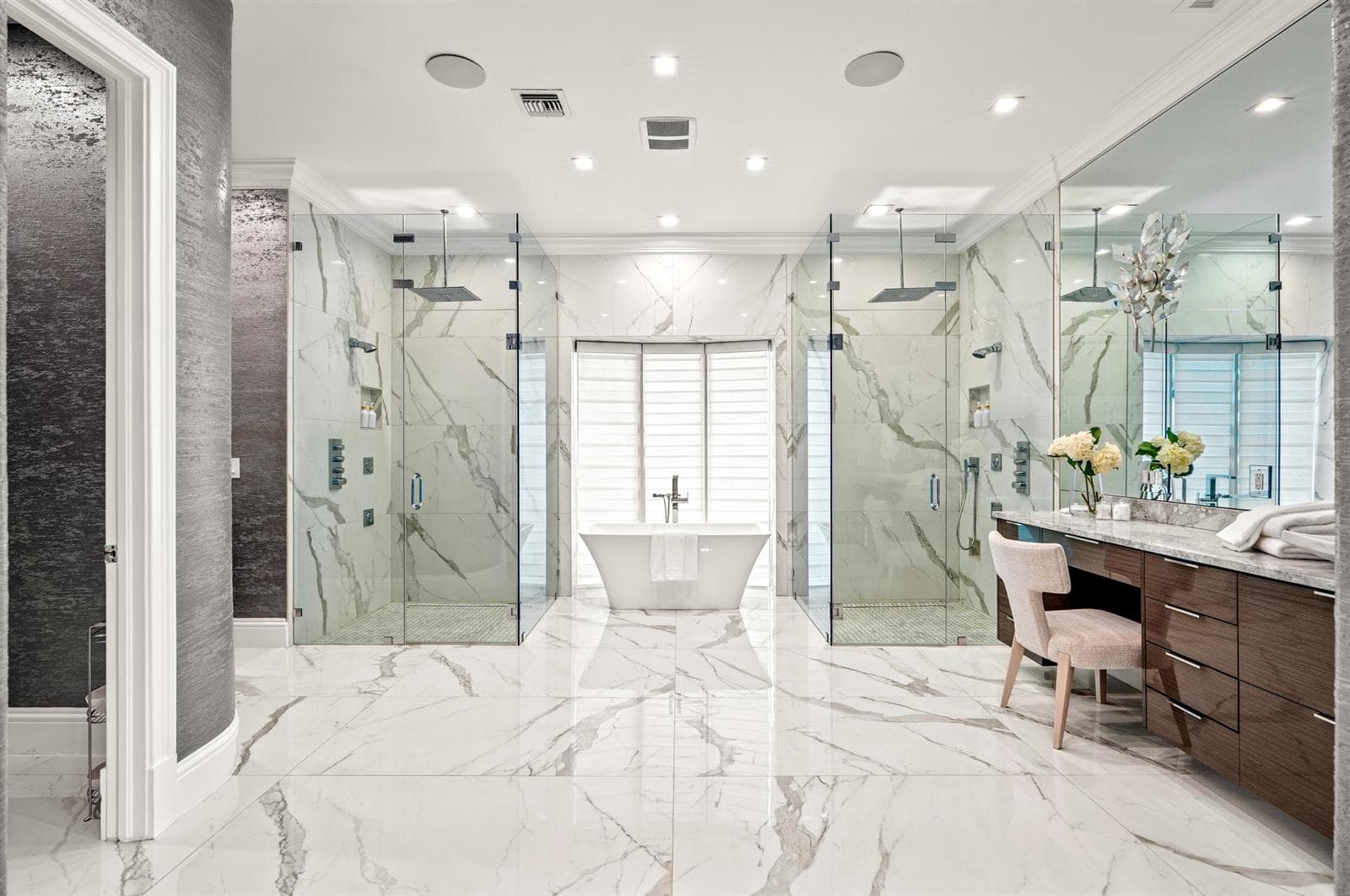 mls_PRIMARY_BATHROOM_STRAIGHT