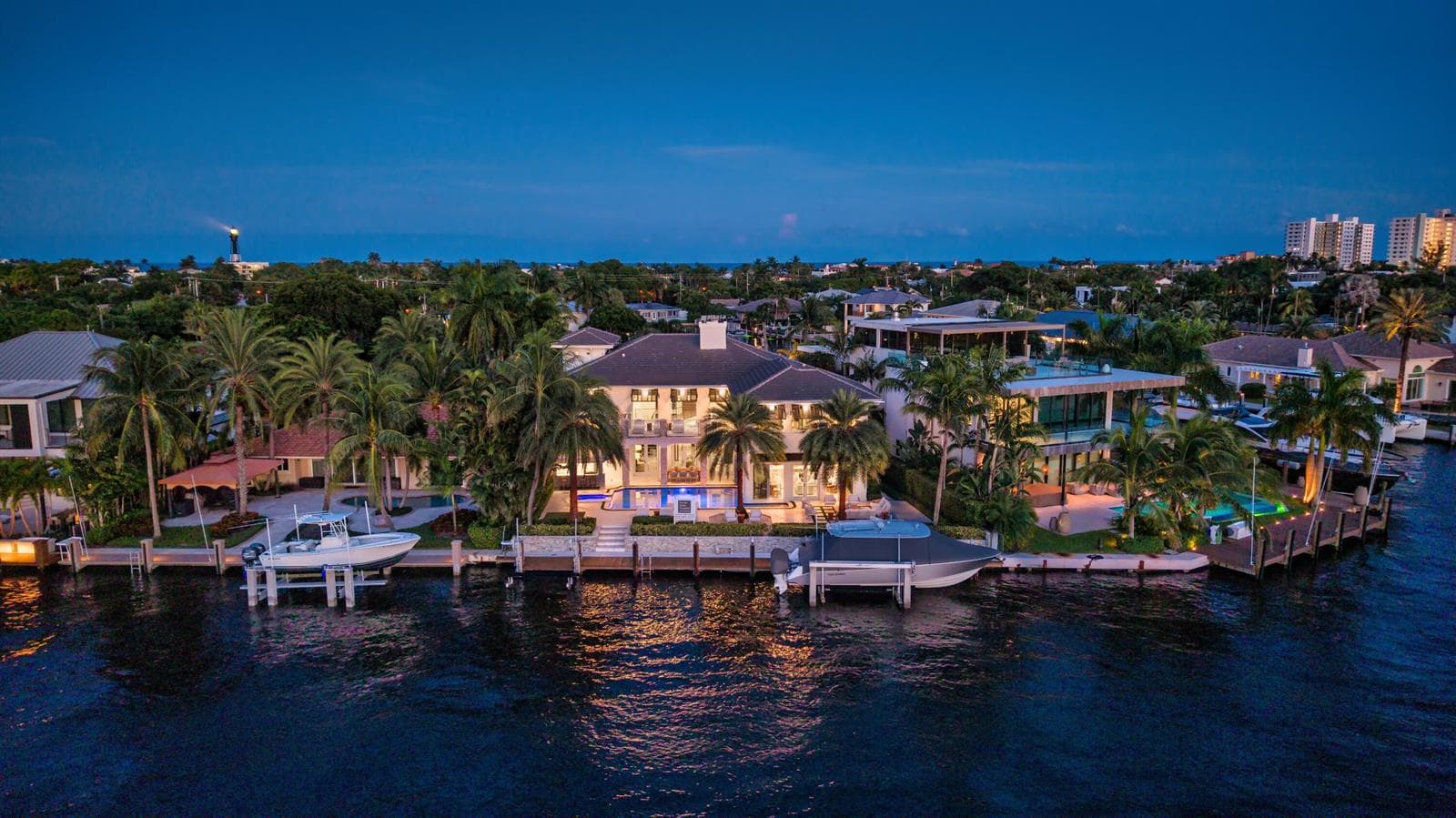 2307 N Riverside Dr Aerial 5
