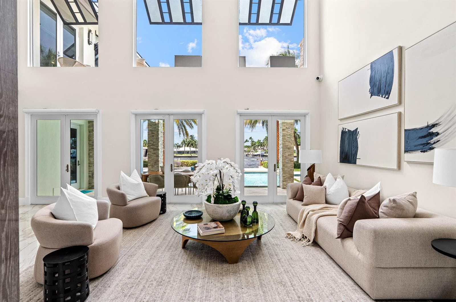 mls_LIVING_ROOM_STRAIGHT