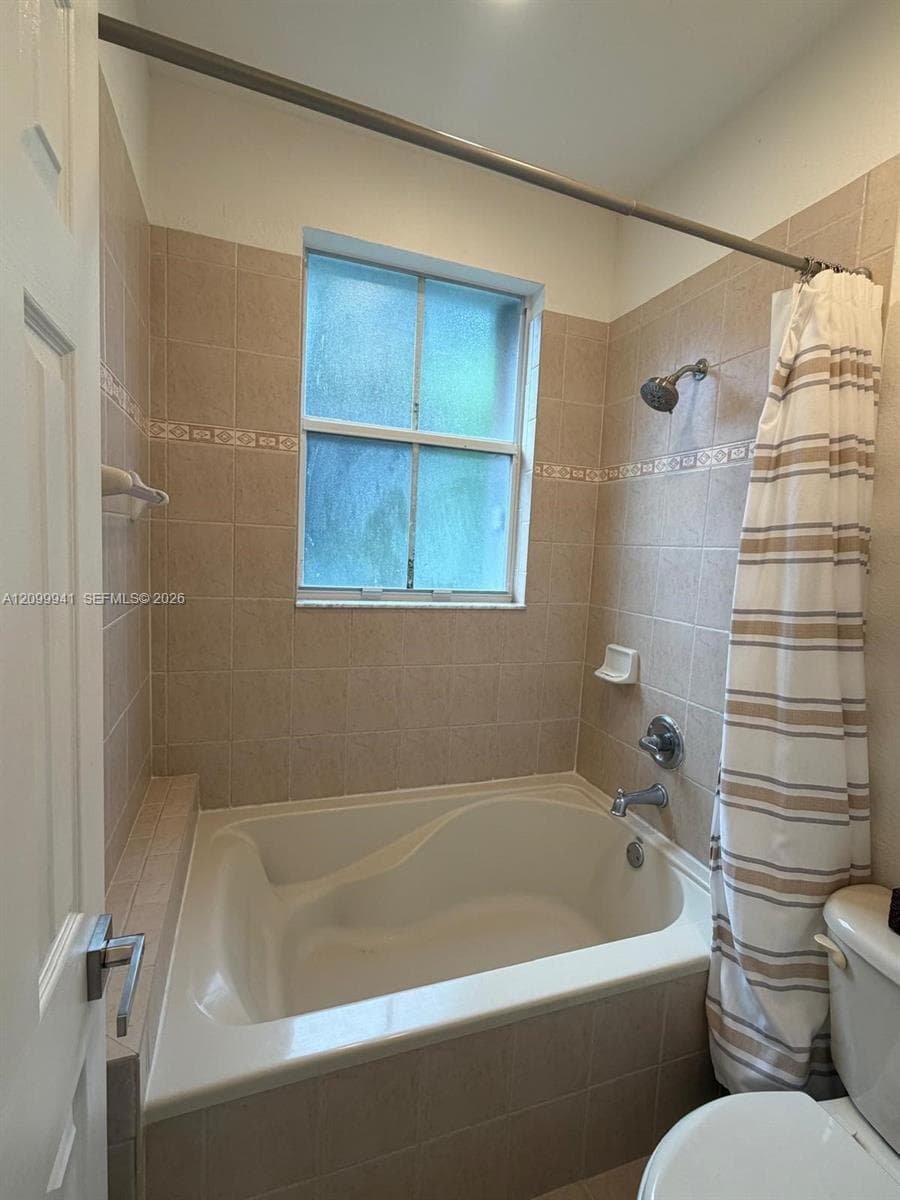 ISLANDS AT DORAL 1ST ADDN · #7940 in Doral - Photo 32