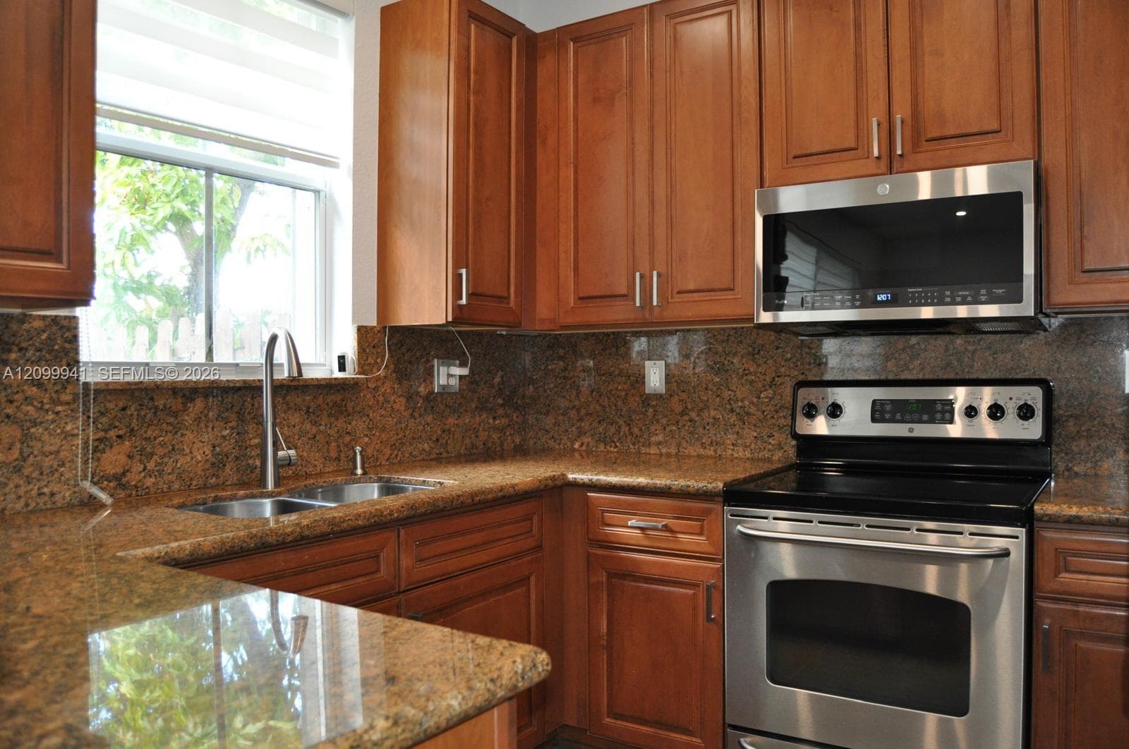 ISLANDS AT DORAL 1ST ADDN · #7940 in Doral - Photo 11