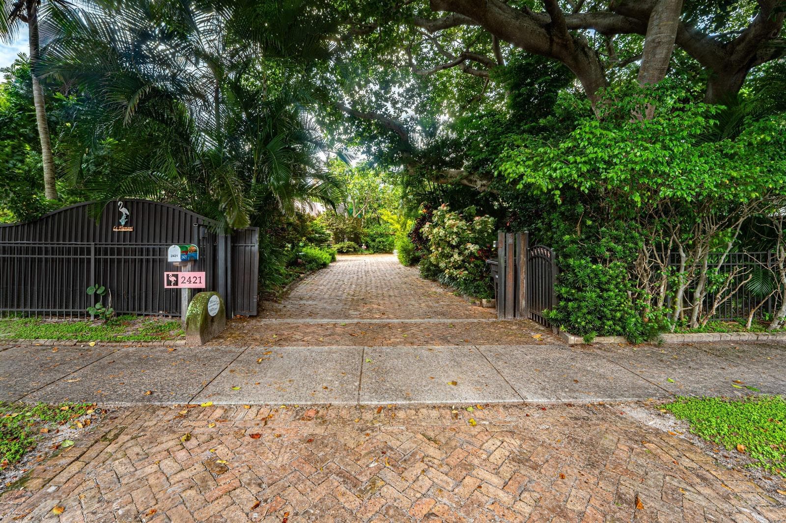 037-703SunsetRoad-WestPalmBeach-FL-33401