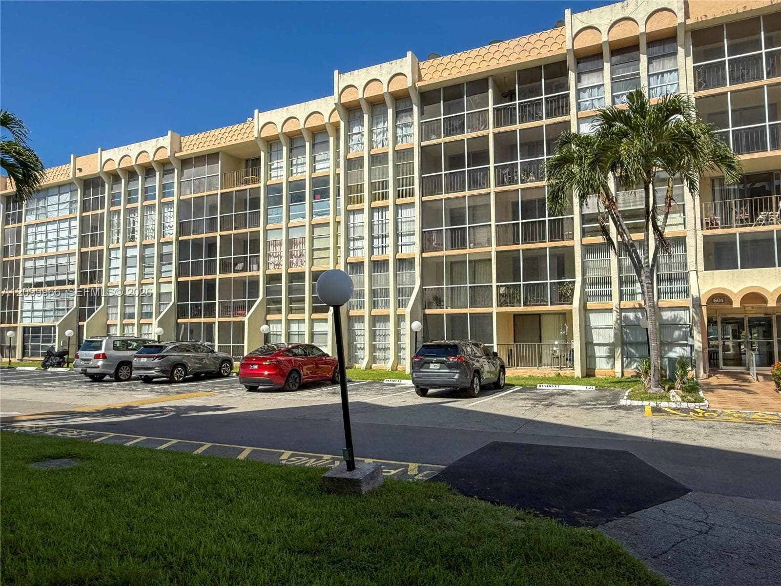 DeSoto Park South Condo · #117 in Hallandale Beach - Photo 25