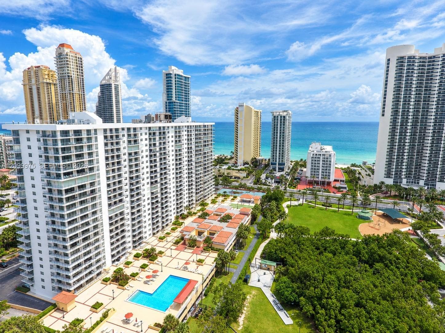WINSTON TOWERS 600 CONDO · #309 in Sunny Isles Beach - Photo 3