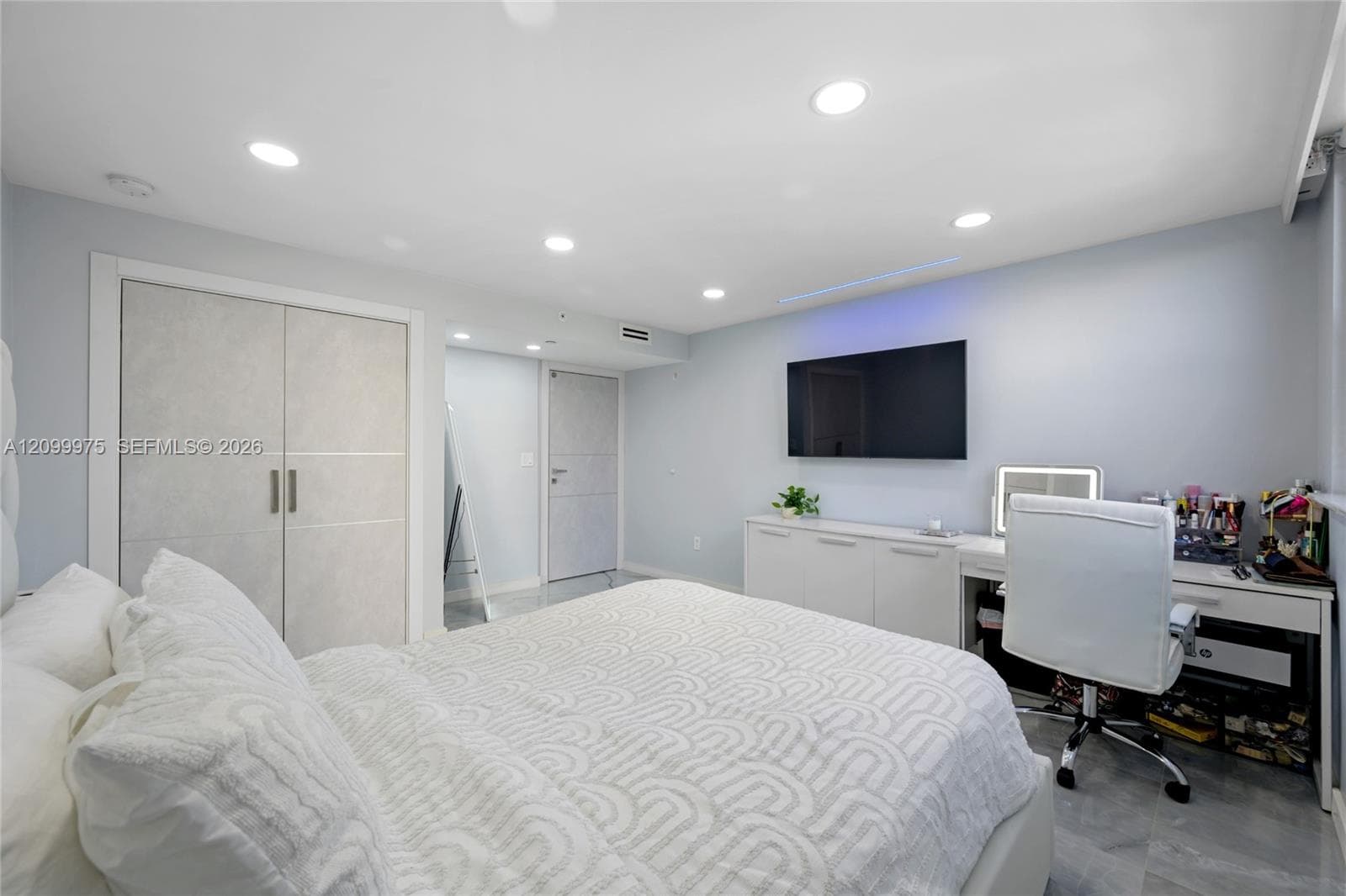 WINSTON TOWERS 600 CONDO · #309 in Sunny Isles Beach - Photo 24