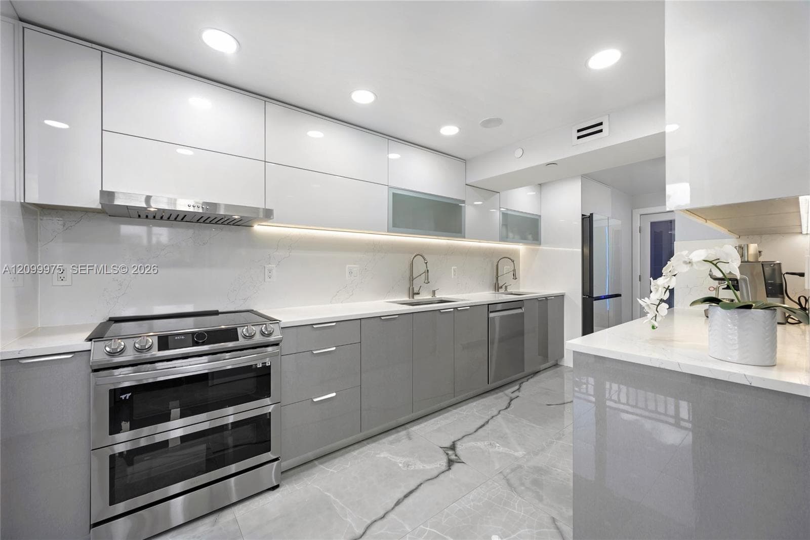 WINSTON TOWERS 600 CONDO · #309 in Sunny Isles Beach - Photo 18