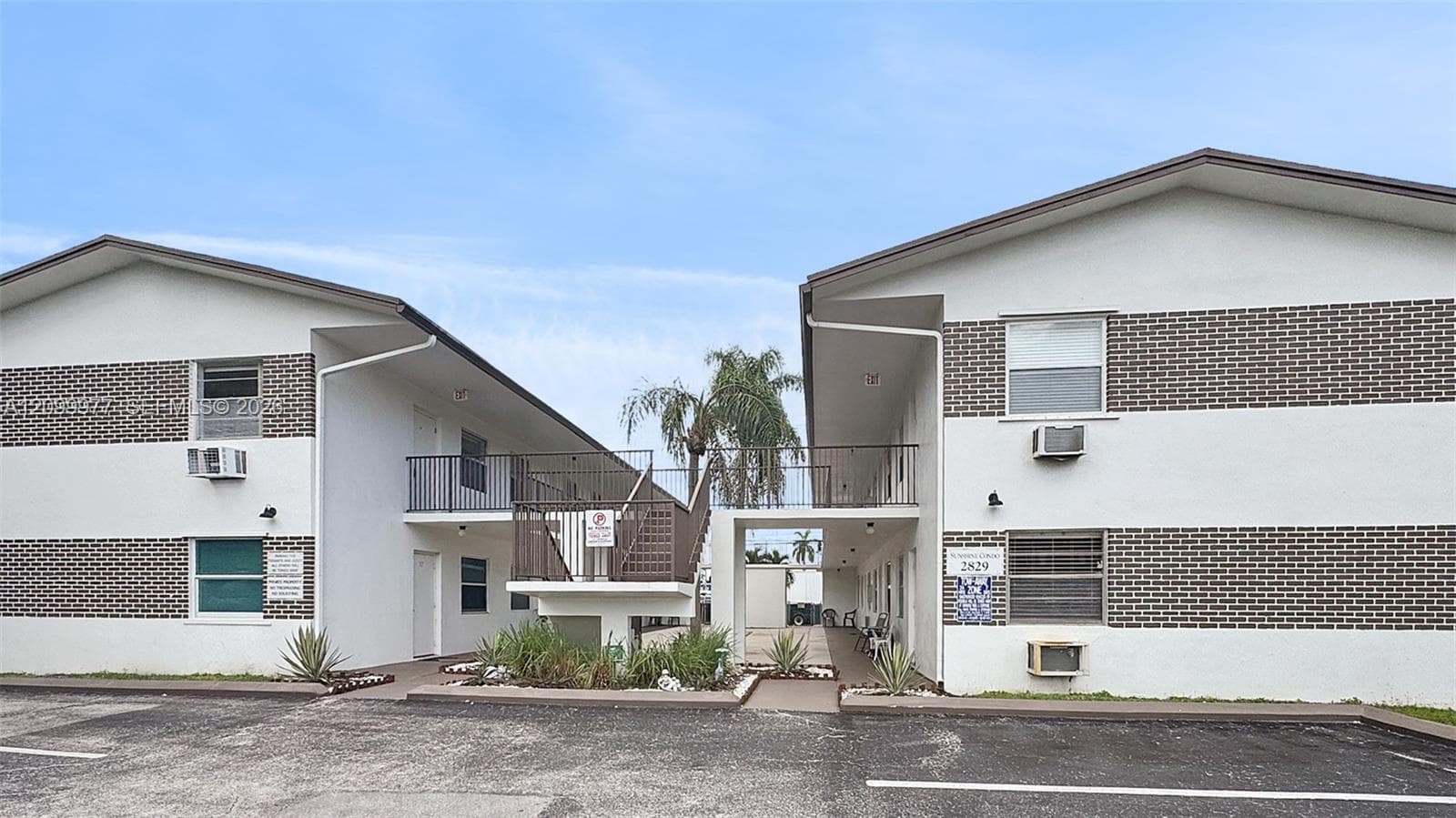 SUNSHINE APTS CONDO · #207 in Hollywood - Photo 1