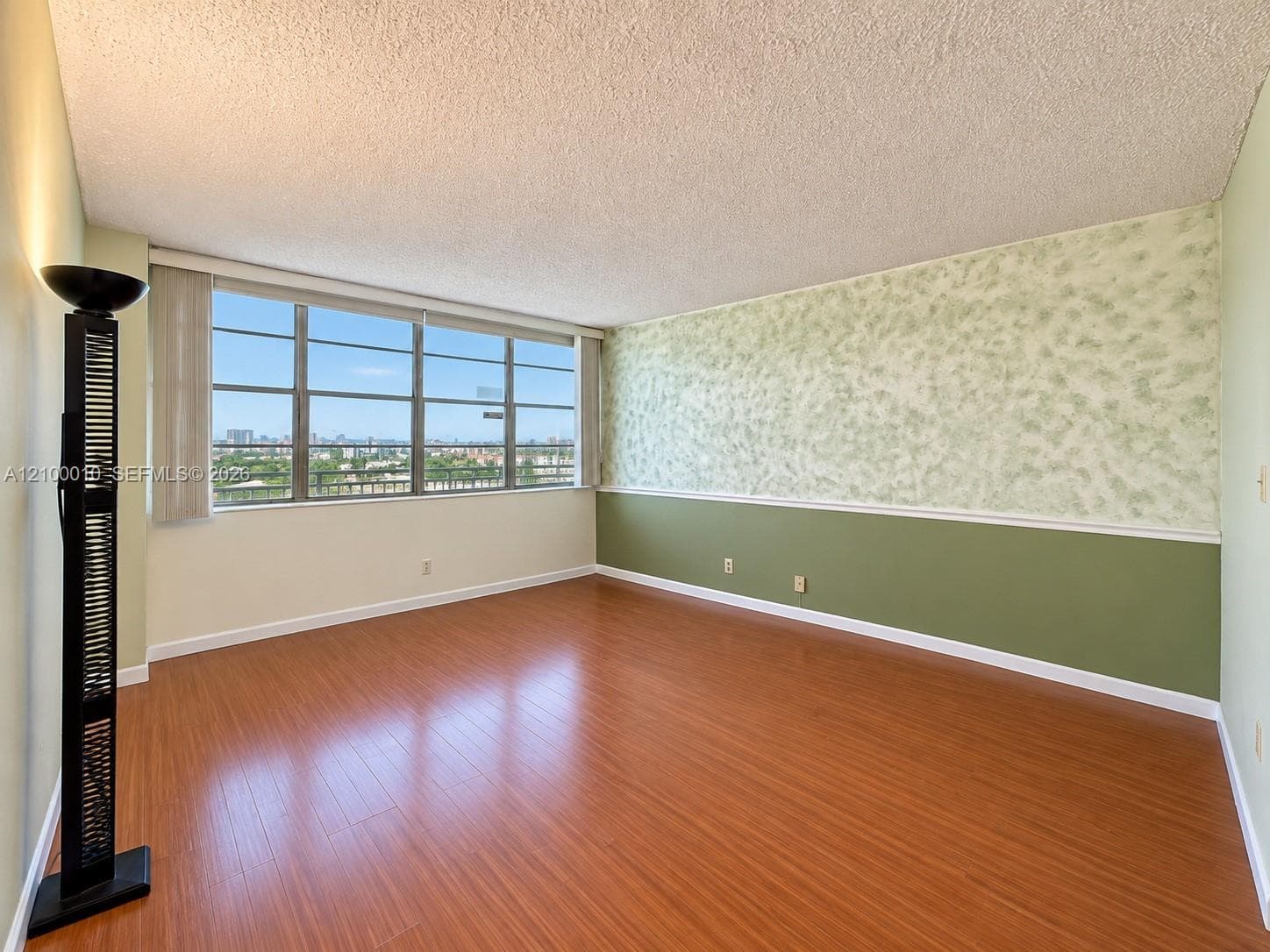 CRESTVIEW TOWERS CONDO · #919 in North Miami Beach - Photo 10