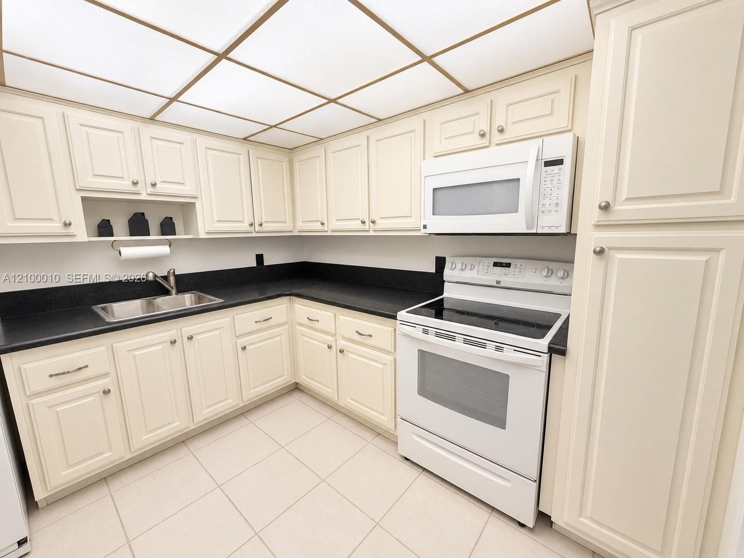 CRESTVIEW TOWERS CONDO · #919 in North Miami Beach - Photo 4
