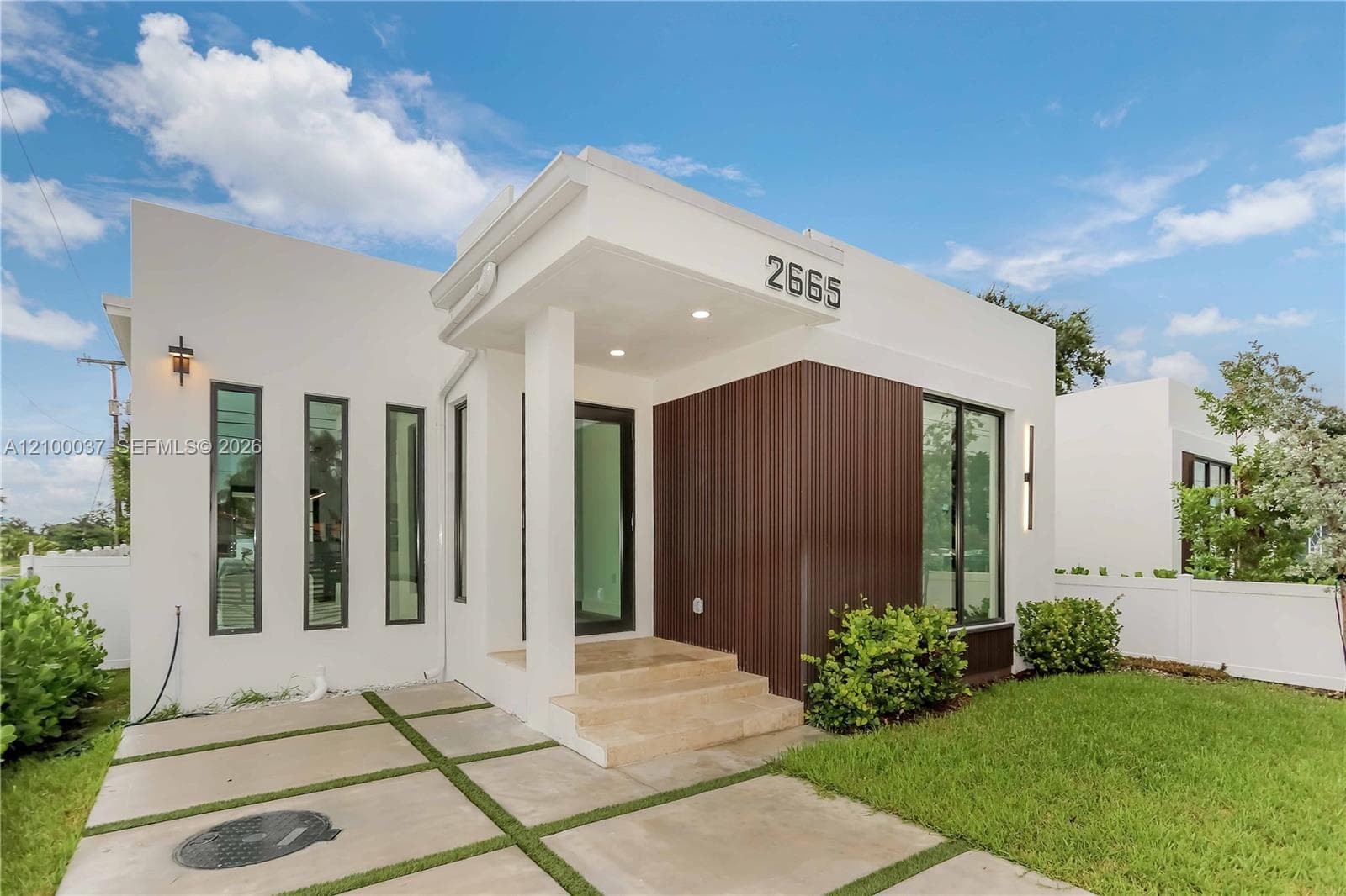 2665 Johnson St photo 28