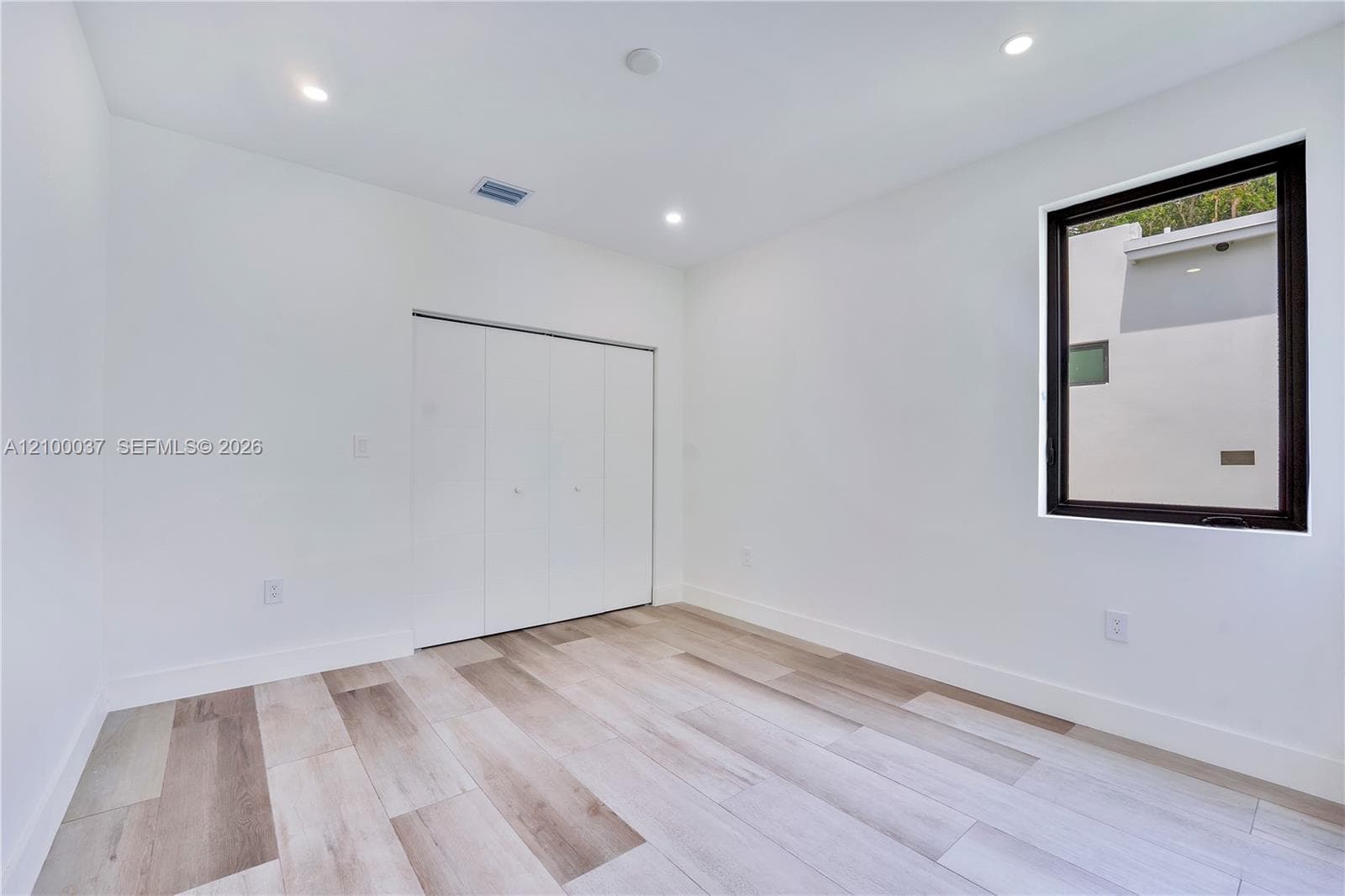 2665 Johnson St photo 21