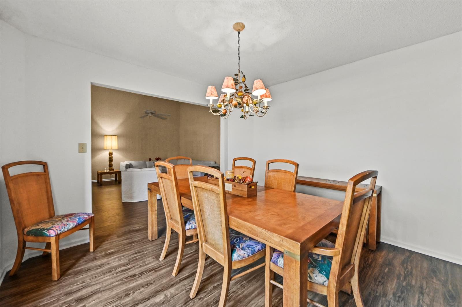 08 Dining room 02