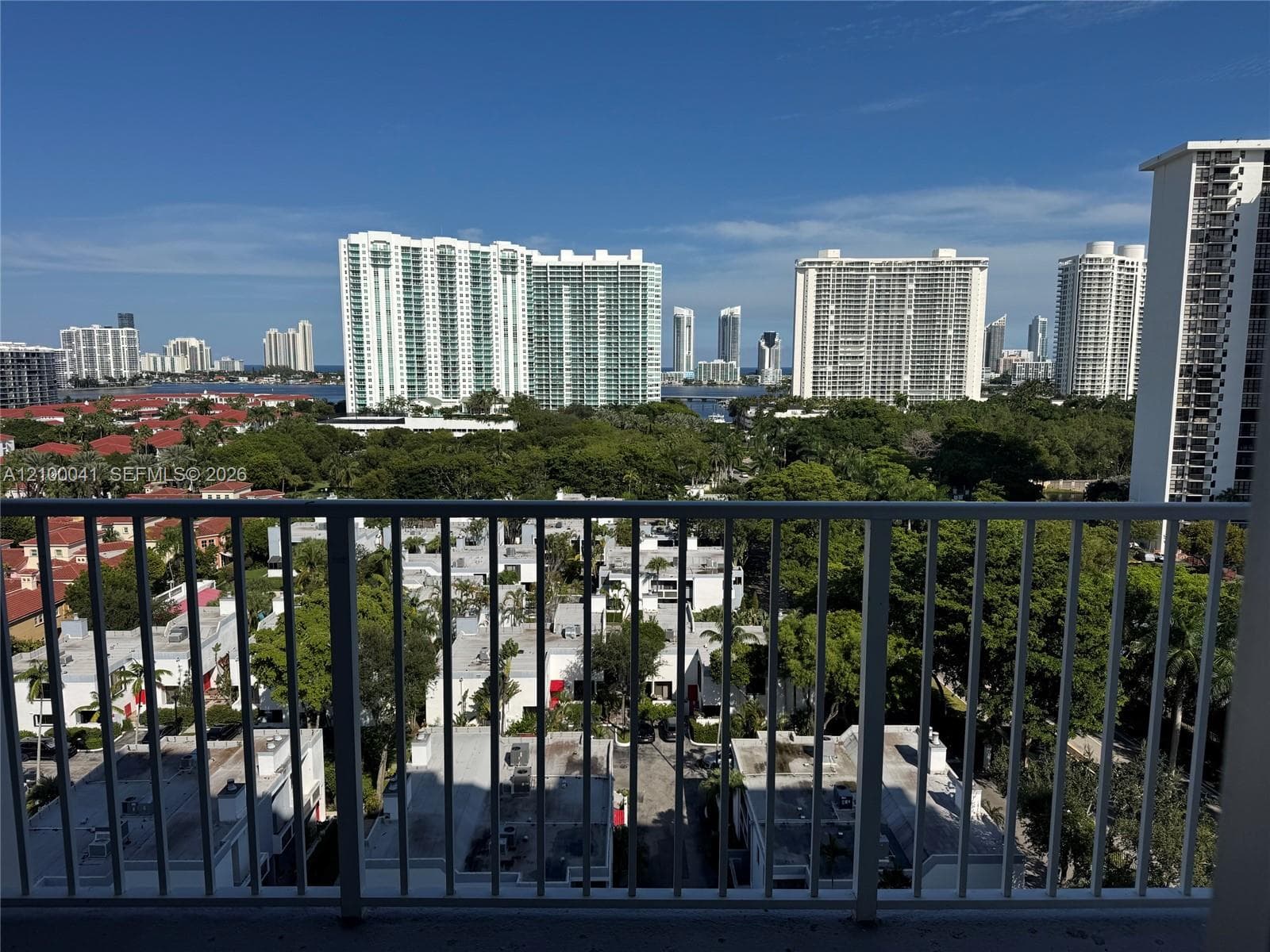ADMIRALS PORT CONDO WEST · #1409E in Aventura - Photo 3