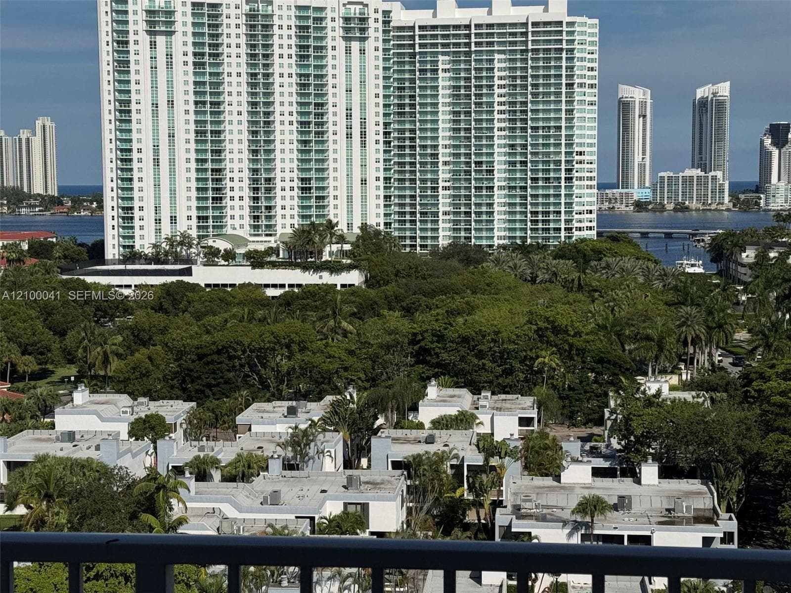 ADMIRALS PORT CONDO WEST · #1409E in Aventura - Photo 4