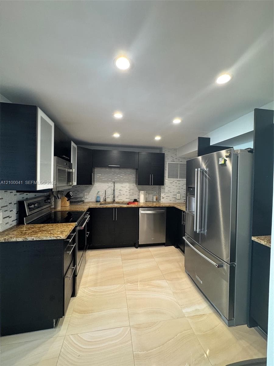 ADMIRALS PORT CONDO WEST · #1409E in Aventura - Photo 8