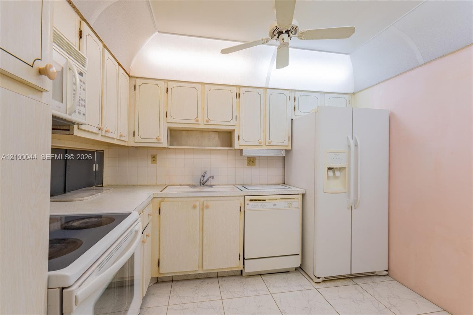 PLAZA TOWERS SOUTH · #1606 in Hallandale Beach - Photo 3
