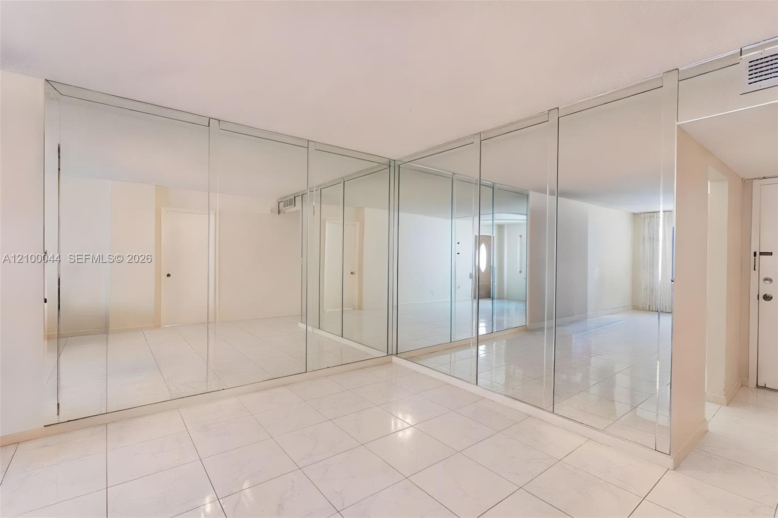 PLAZA TOWERS SOUTH · #1606 in Hallandale Beach - Photo 5