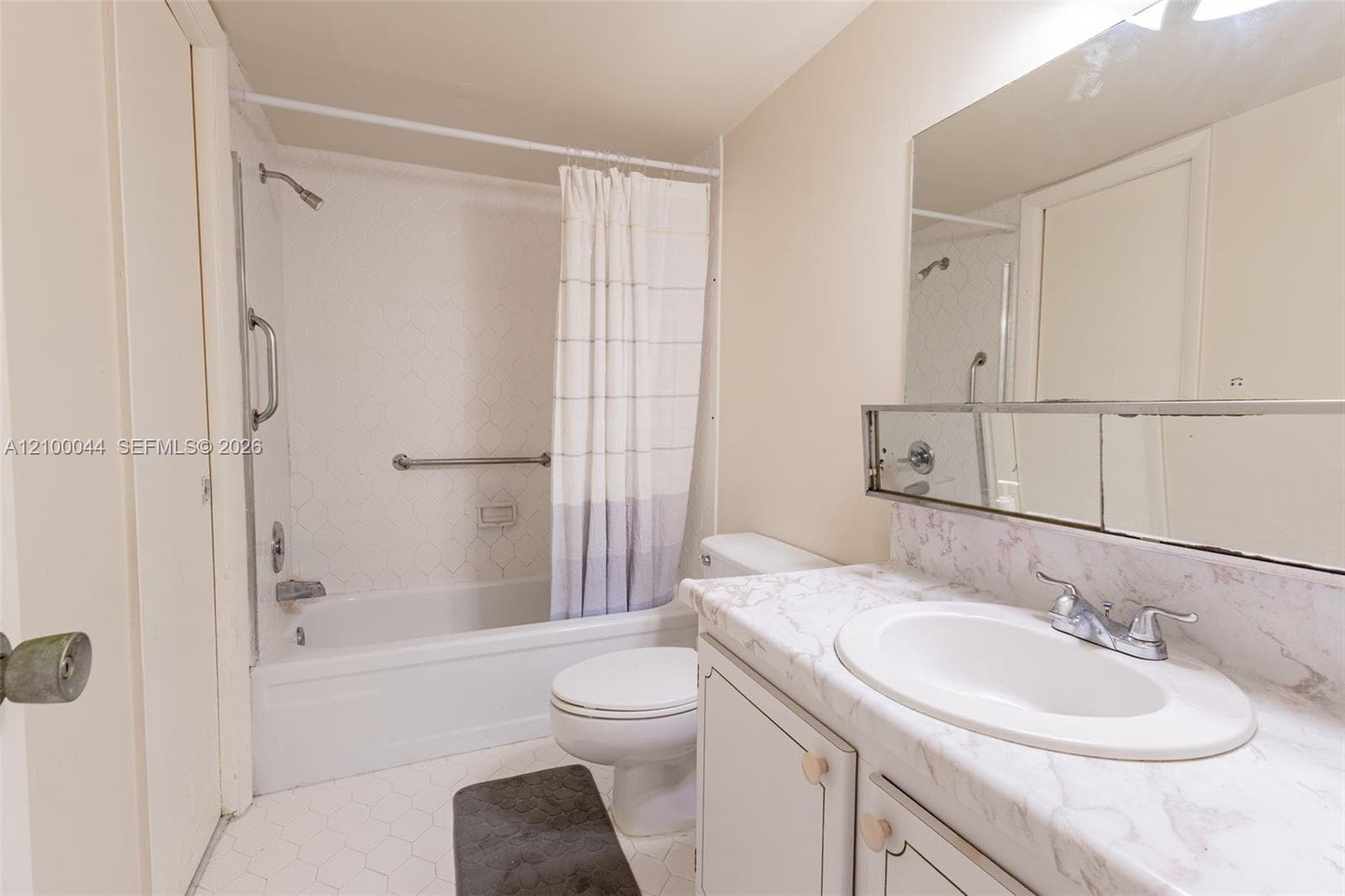 PLAZA TOWERS SOUTH · #1606 in Hallandale Beach - Photo 15