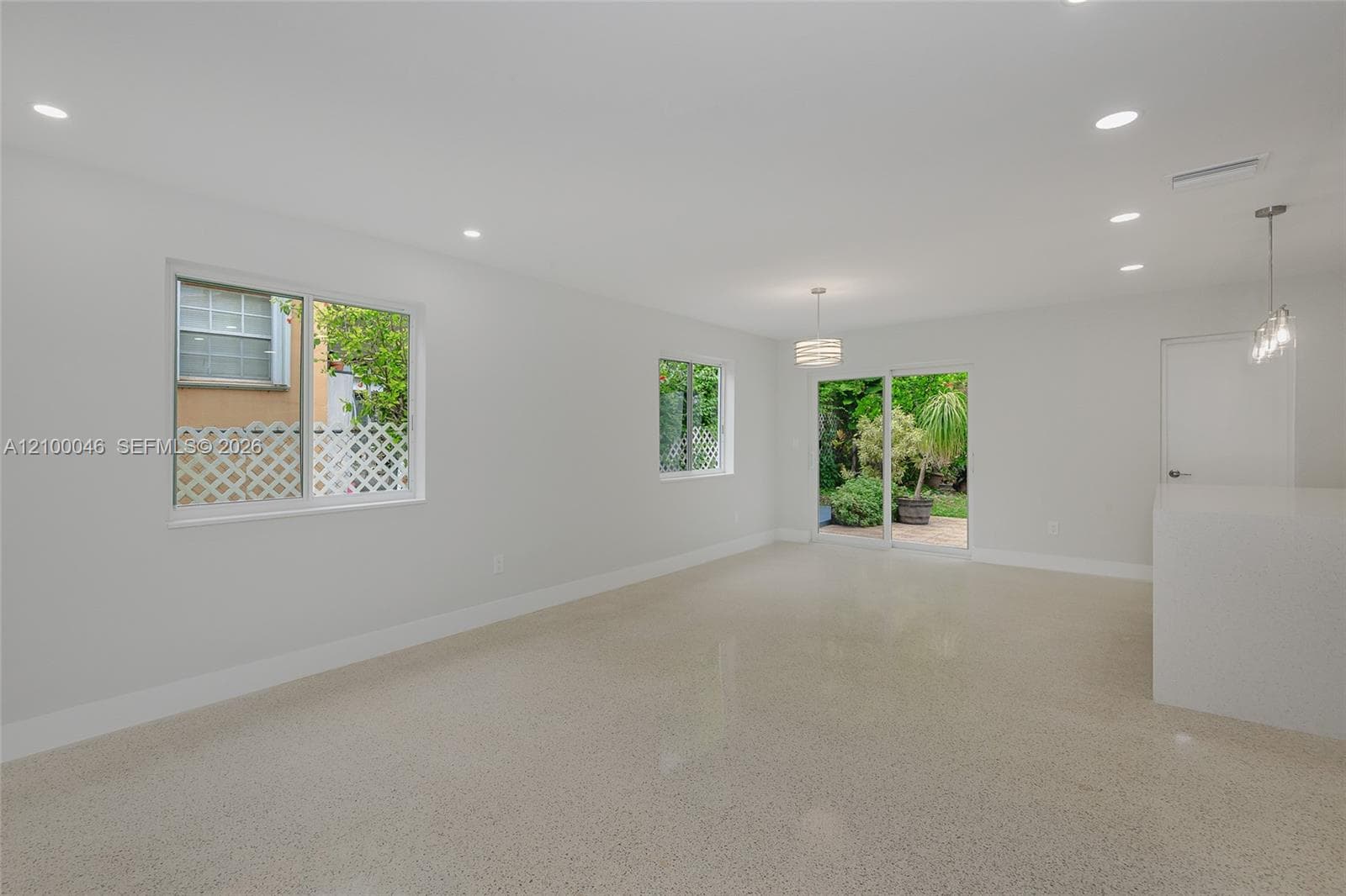 1025 SW 11th St #1025 photo 7